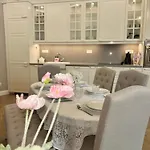 Apartament Vibrant L Stylish 2bd In Center