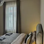Apartamento Vibrant L Stylish 2bd In Center