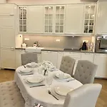 Apartamento Vibrant L Stylish 2bd In Center Varna