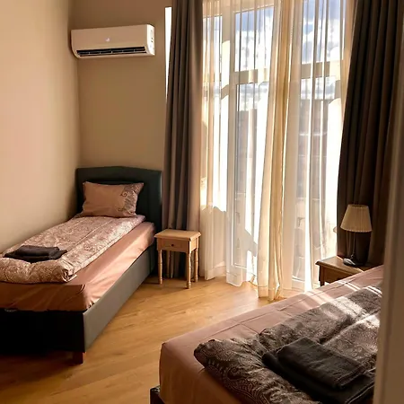 Vibrant L Stylish 2bd In Center * Varna
