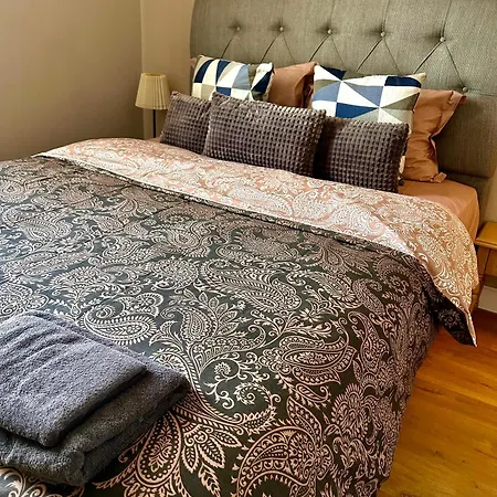 Vibrant L Stylish 2bd In Center Апартамент *