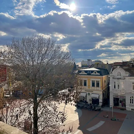 Апартамент Vibrant L Stylish 2bd In Center Варна