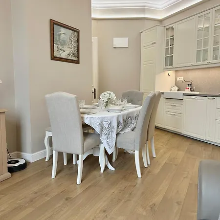 Vibrant L Stylish 2bd In Center * Варна