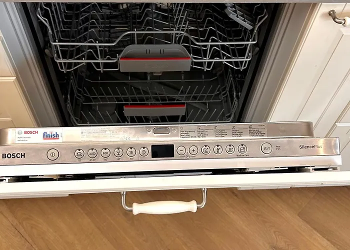 Vibrant L Stylish 2bd In Center Lejlighed Varna