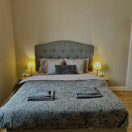 Vibrant L Stylish 2bd In Center Varna