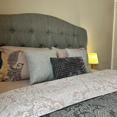 Vibrant L Stylish 2bd In Center Apartament Warna